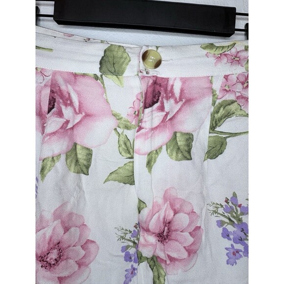 Forever 21 Floral Roses White Shorts Size L - Picture 3 of 6